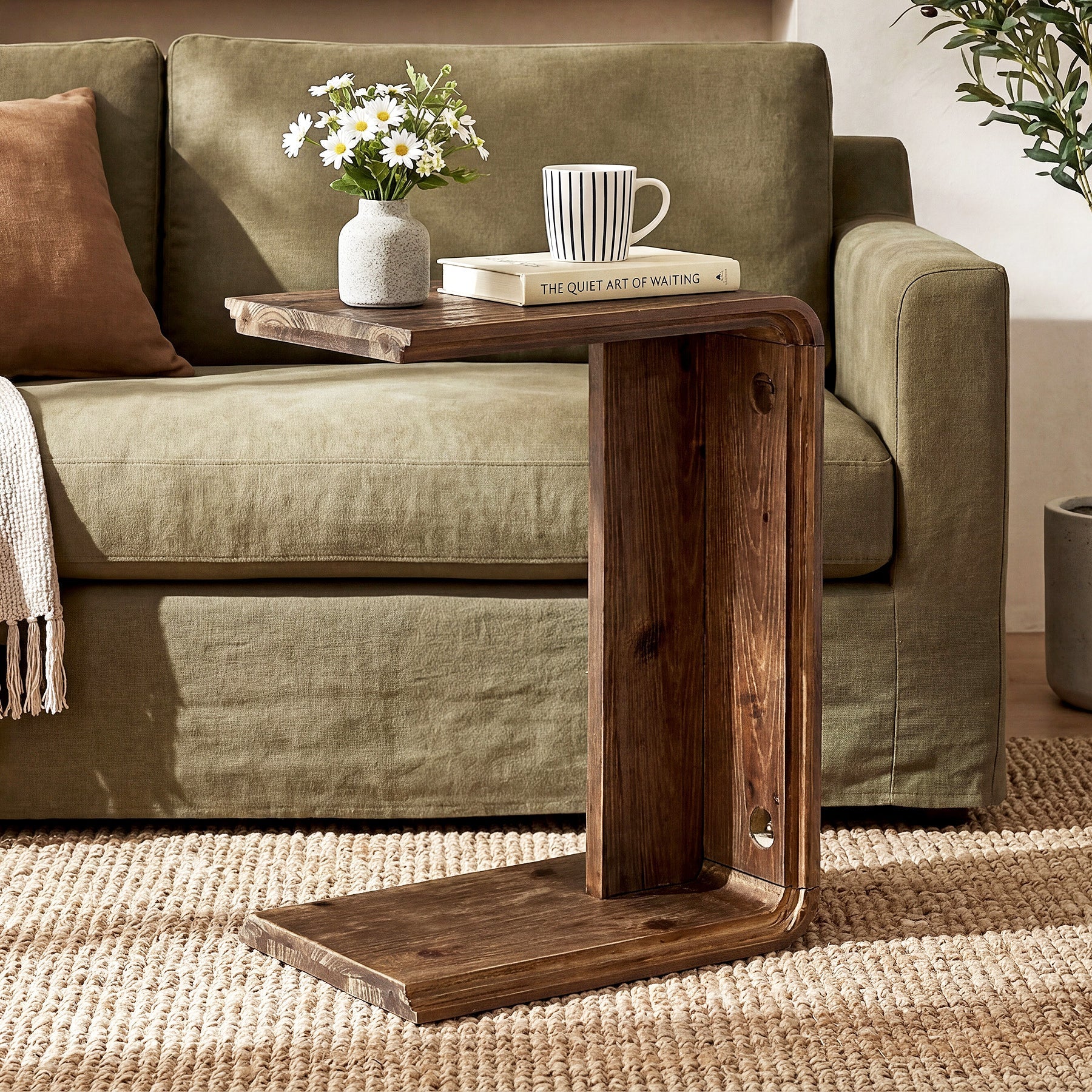 C-Shaped Solid Wood End Table, Narrow Side Table for Living Room and Bedroom